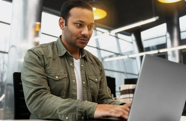 Redução dos custos operacionais com insights através da automação e análises avançadas.