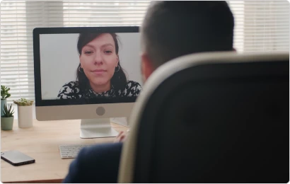 O módulo possui uma galeria que comporta o armazenamento de vídeos, e ainda permite acompanhar as Entrevistas de Profundidade previamente agendadas.